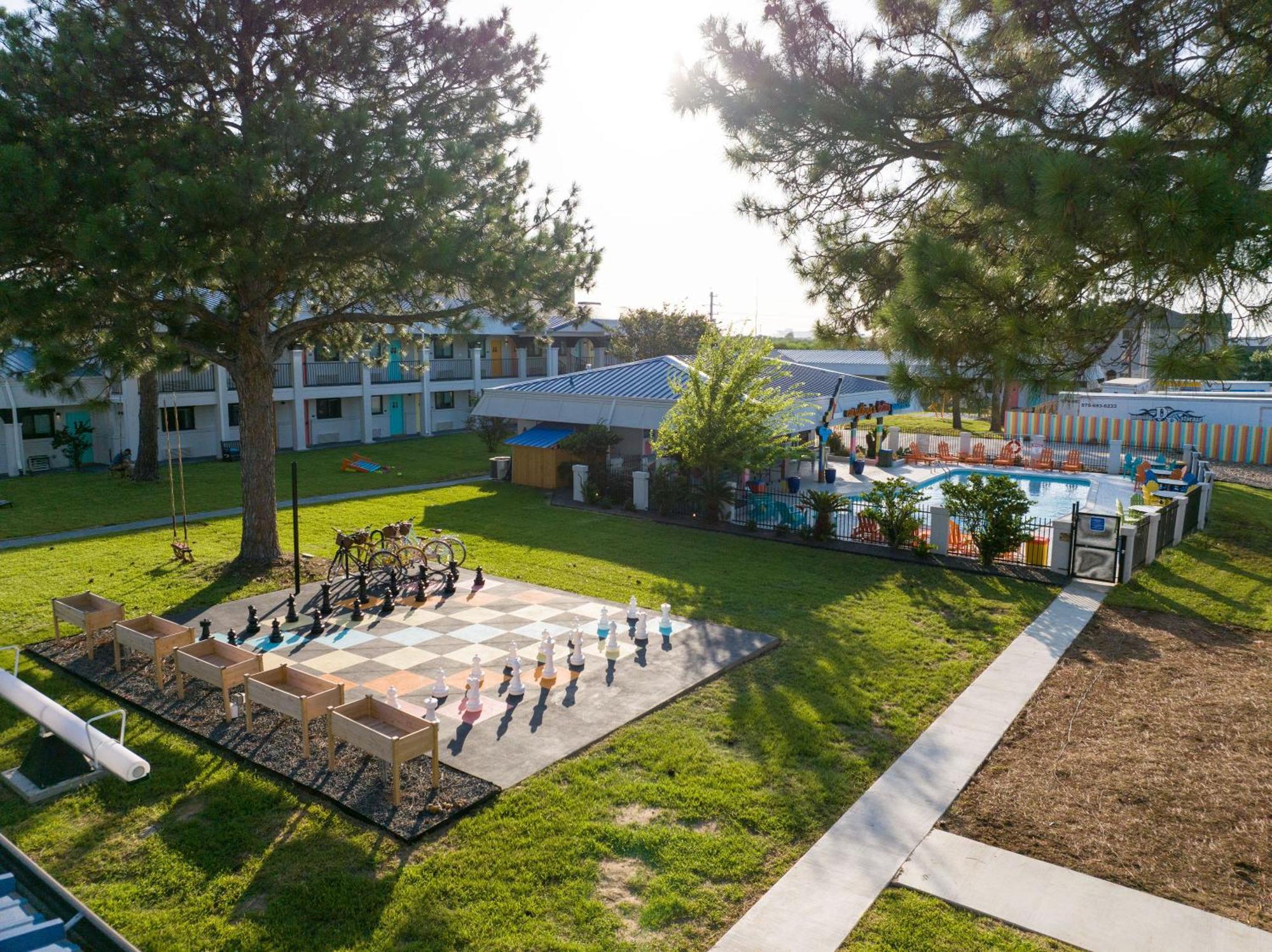 Hotel Mccoy - Art, Libations, Pool Society College Station Exterior photo